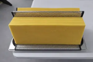 Fertige Stapel an Wachsmittelwu00e4nden fu00fcr Imker als Kunden